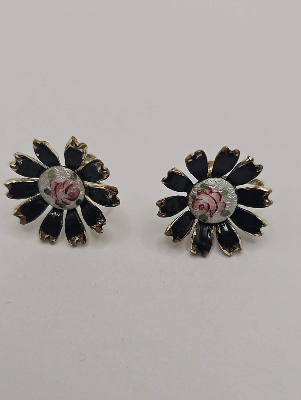 Floral Black Enamel Daisy Stud Earrings With Pink Rose In Center - Unbranded